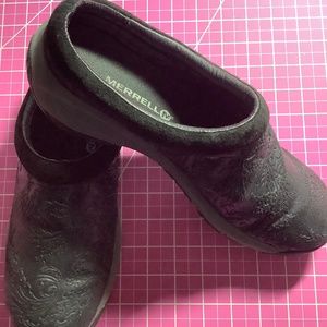 Merrell 9.5 Encore Frill Clog Slip On Black Leather Embossed Floral Comfort